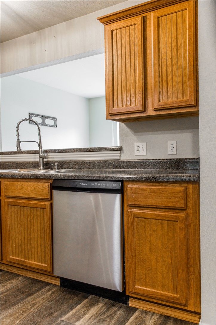 Wood Ave Condo Hpr - Residential