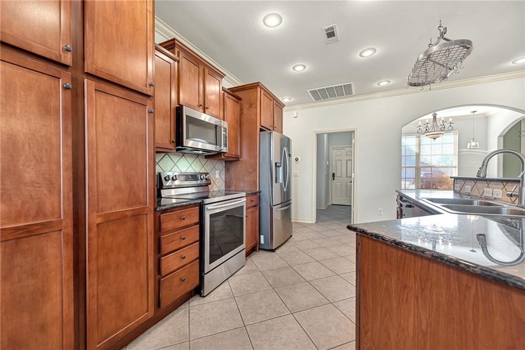 Crofton Manor Sub - Residential Lease