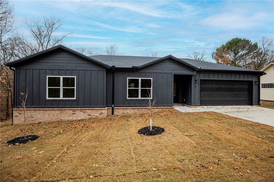 It's ALL in the Details!! Stunning new construction home in Bella Vista on a ridiculously FLAT lot. This 2 bedroom 2 bath open concept living home has been carefully designed & built like a semi custom w/ extra
details throughout. The kitchen has gorgeous granite countertops & backslash along w/ shiplap & floating 
shelves . The relax in primary bedroom & ensuite w/ decorative walls, a built in dresser, free-standing tub, and custom tile shower. The laundry room comes equip with built-ins, cabinets w/ countertops, & plenty of storage....you will not dread doing laundry here. The backyard has a covered porch & a generous sized, FLAT yard space for all of your outdoor activities. This home is a must see!! Close proximity to Rec Centers, Golf Courses, Trails, and Lakes!!!