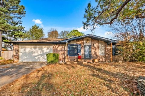 Photo of 2314 Woodlark Lane, Fayetteville, AR 72704 (MLS # 1330129)