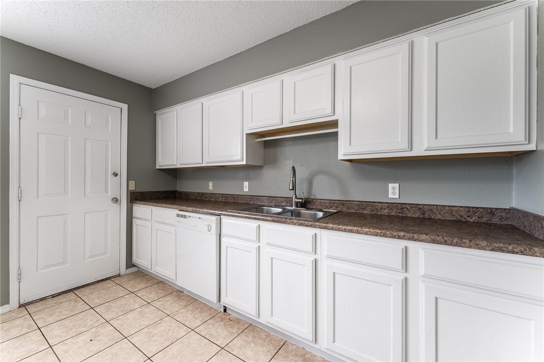 Oak Hill Iii Ph 1 Rogers - Residential Lease