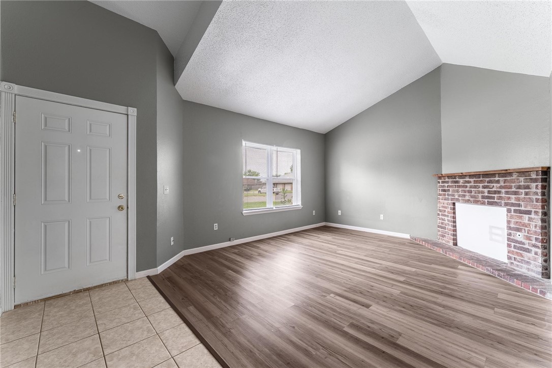 Oak Hill Iii Ph 1 Rogers - Residential Lease