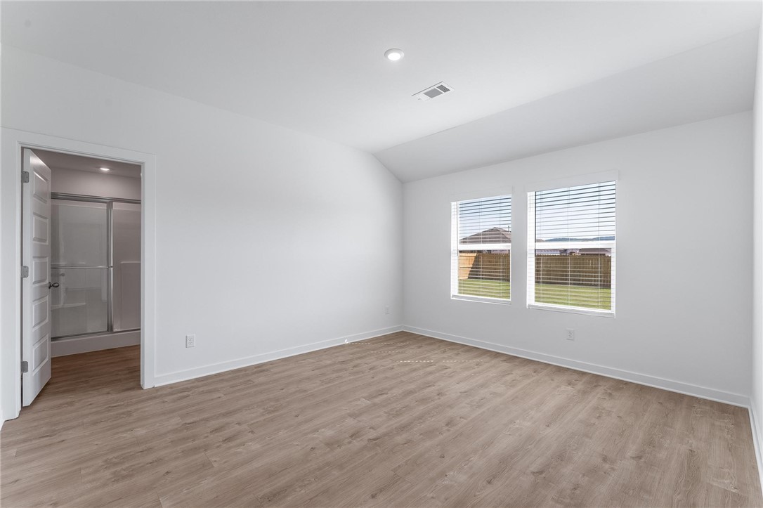 Wagon Wheel Crossing - Residential Lease