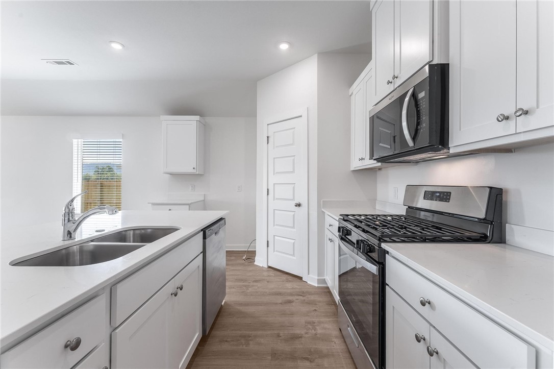 Wagon Wheel Crossing - Residential Lease