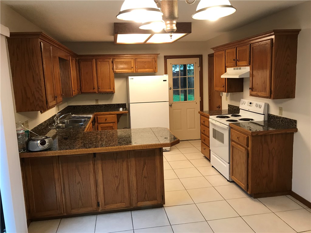 Sundance Acres Ph 2 Rogers - Residential Lease