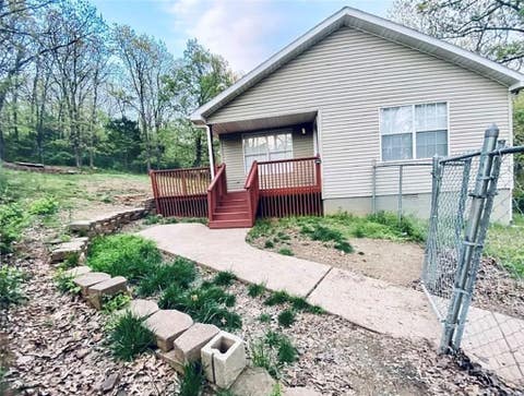 Photo of 1600 E 5th Street, Fayetteville, AR 72701 (MLS # 1357502)