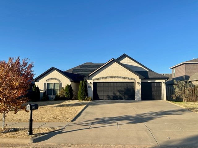 Nice 4 bedroom, 2 bath home with a 3 car garage in South West Bentonville. Home has amenities like hardwood floors, ceramic tile in wet areas, double vanities in bathrooms, custom tile showers, 3 cm granite, walk in closets, ceiling fans, covered patio, fenced in backyard and much more.. Close to schools, parks and shopping.