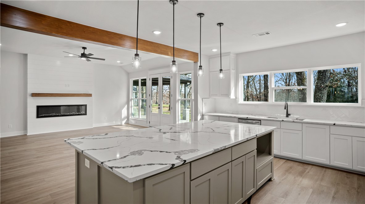 15-19-32-RURAL - Residential