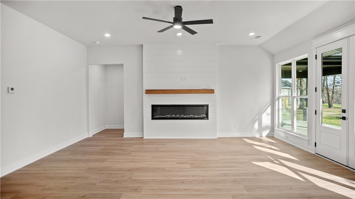 15-19-32-RURAL - Residential