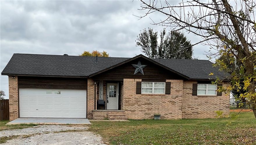 Welcome to this charming brick home sitting on 3 beautiful acres, offering both space and comfort! This property features 3 bedrooms and 2 full bathrooms, a cozy fireplace, and a combination of ceramic tile, hardwood, laminate, and carpet flooring. Roof replaced in 2023! Enjoy the fenced-in yard with a storage building, and 2 RV parking spaces currently rented on a month-to-month basis. Covered patio included.
This is a great opportunity to enjoy country living with city convenience — don’t miss it!
