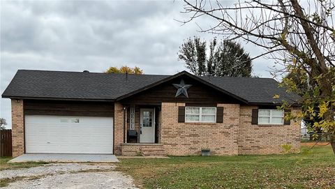 Photo of 258 Madison 7157, Fayetteville, AR 72703 (MLS # 1327886)