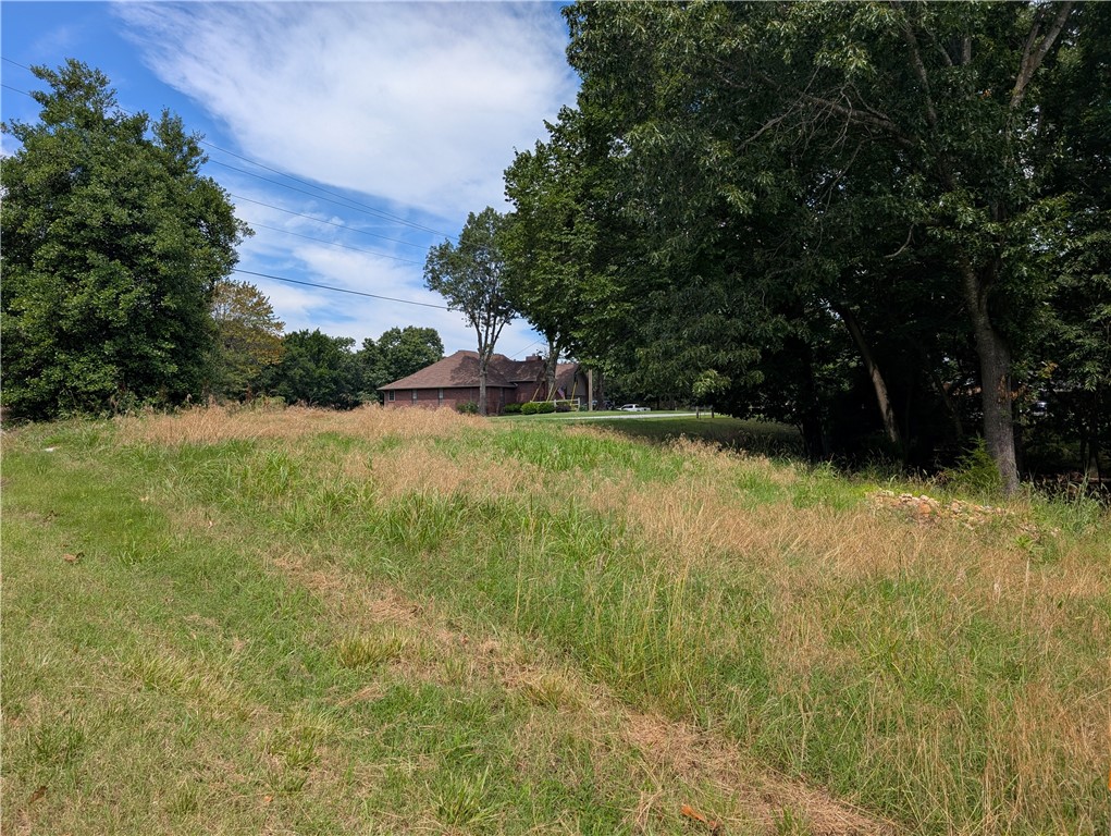 Custom home neighborhood, just waiting for to build your dream! With close access to Beaver lake and golf club having an active lifestyle will be a breeze!