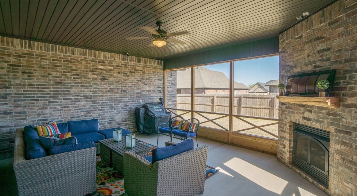 Grand Pointe Sub Rogers - Residential