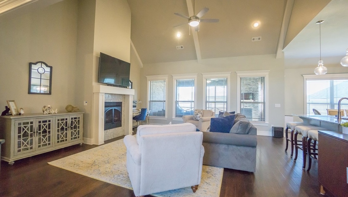 Grand Pointe Sub Rogers - Residential