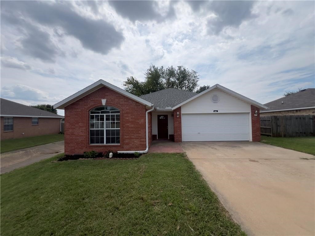 Move-In Ready 3-Bedroom Home in Centerton!
Welcome to this beautifully updated 3-bedroom, 2-bath home in the heart of Centerton! Freshly painted and featuring brand-new tile flooring throughout, this home offers a clean, modern feel from the moment you walk in.
Enjoy a smart split-bedroom layout for added privacy, a spacious eat-in kitchen perfect for family meals, and a cozy gas log fireplace in the living area. Central heat and air ensure year-round comfort, while the fully fenced backyard provides a safe and private outdoor spaceāgreat for kids, pets, or weekend gatherings.
Don't miss your chance to own this move-in ready gemāschedule your showing today! Refrigerator included as a courtesy to the tenants