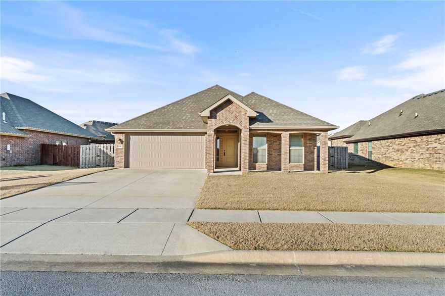 Welcome to 650 Braeburn Court in Centerton, AR—a beautifully crafted home built in 2021 that showcases the timeless curb appeal of the 1700KI Series, where brick & stone complement each other perfectly. Offering 1,749 square feet of open-concept living space, this 3-bedroom, 2-bath home features a bright & inviting layout ideal for both everyday living & entertaining. The spacious living area flows seamlessly into a modern kitchen & dining space, while the private primary suite provides a comfortable retreat. Located on a peaceful cul-de-sac & just minutes from Centerton’s growing amenities, parks, schools, & all that Northwest Arkansas has to offer, this well-maintained home is move-in ready and designed for comfort and convenience. Schedule your showing today!