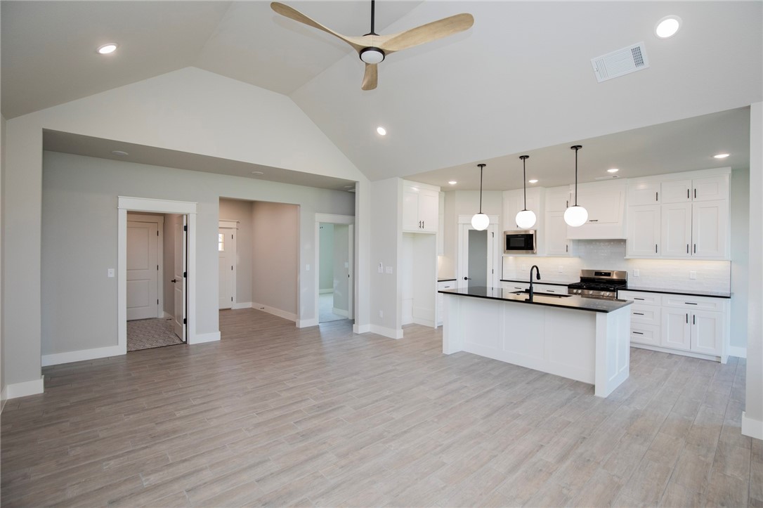 GRAND ESTATES PH 1-GENTRY - Residential