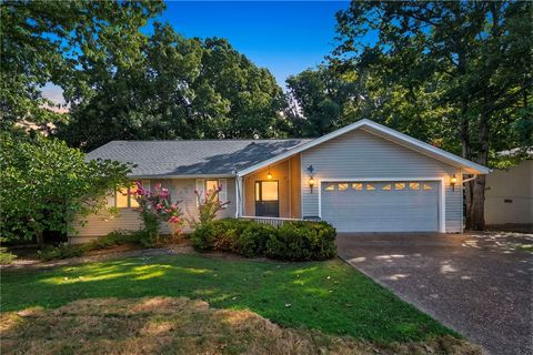 Photo of 4 Brecknock Drive, Bella Vista, AR 72714 (MLS # 1356568)