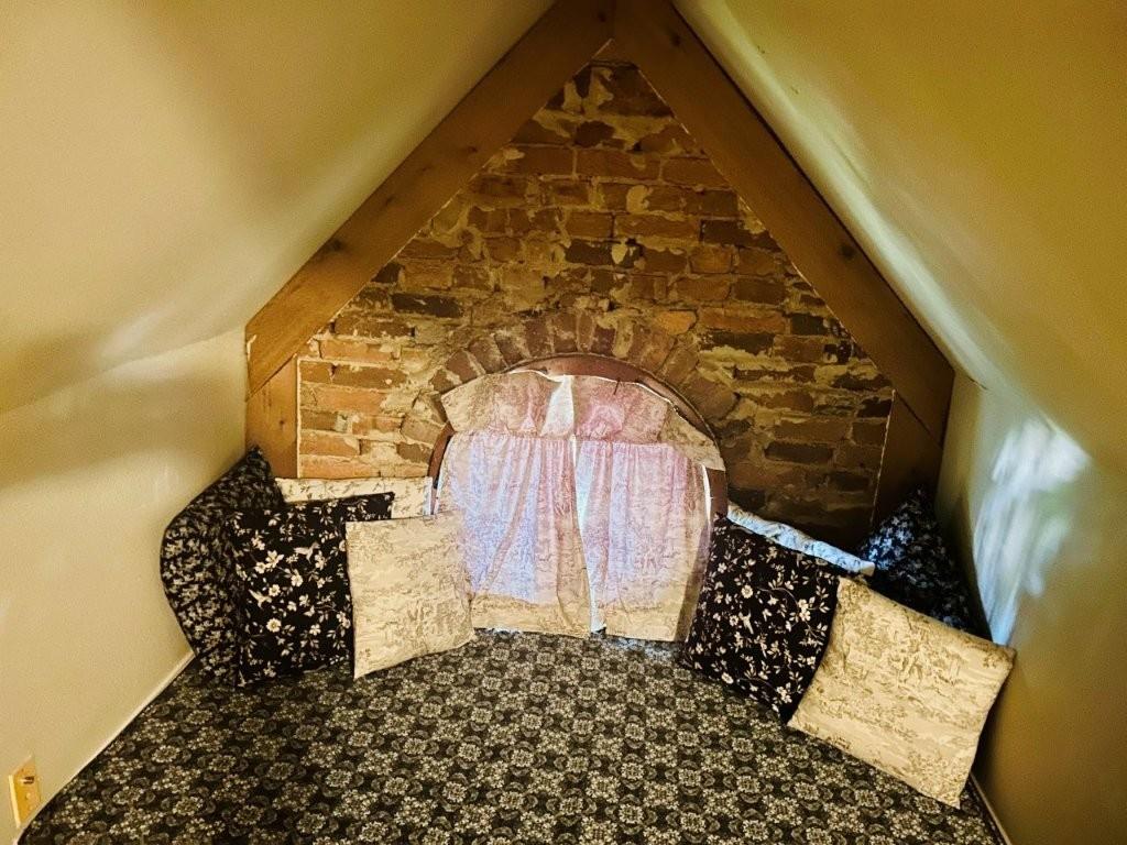 McGaugheys Orchard Add Rogers - Residential