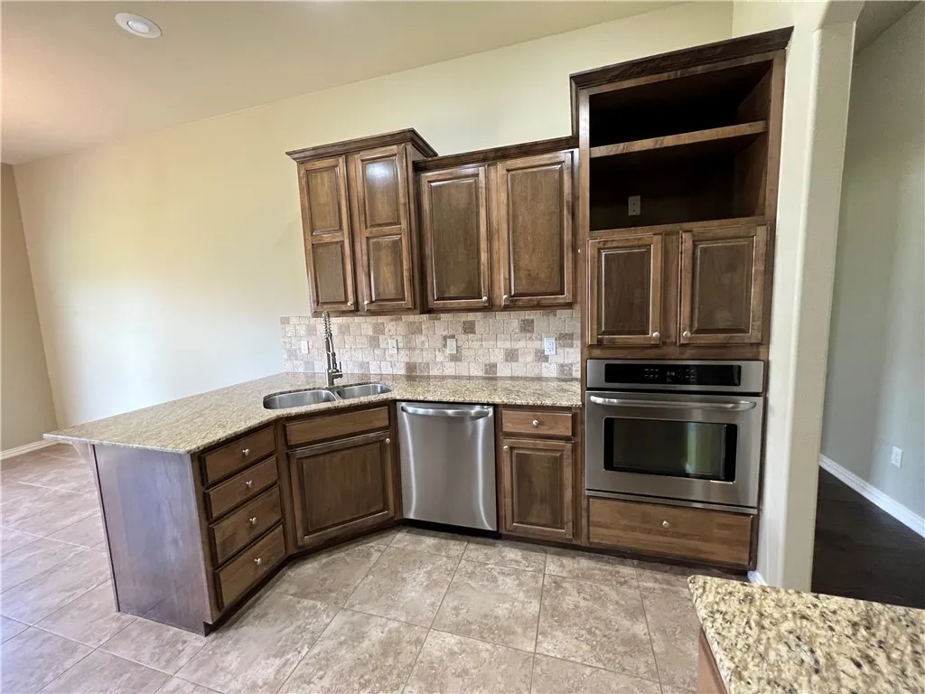 Bentonville, Arkansas 72713, United States, 3 Bedrooms Bedrooms, ,2 BathroomsBathrooms,Residential,Active,129311