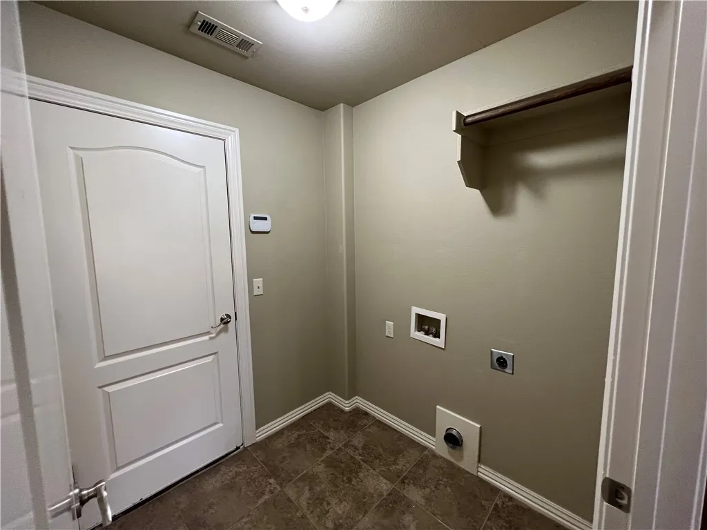 Bentonville, Arkansas 72713, United States, 3 Bedrooms Bedrooms, ,2 BathroomsBathrooms,Residential,Active,129311