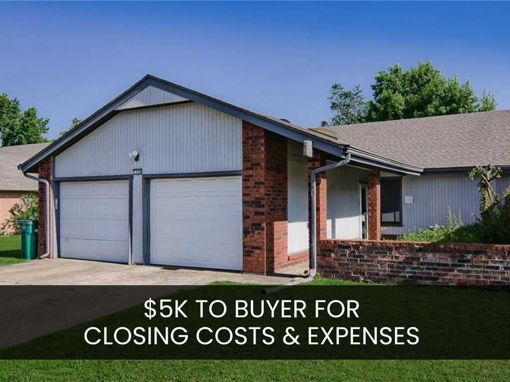 SELLER OFFERS $5000 FOR CLOSING COSTS AND/OR EXPENSES Roomy 2 Bedroom 2 Full Bath Patio Townhome located in Quiet Cul De Sac, Spacious Living Room/Dining area. Updated Kitchen w/eat in breakfast Bar, Quartz Counter Tops and updated Lighting, Gas Range/Oven Microwave w/vent hood. New electrical Outlets with GFCI as appropriate. Tiled Floors in Baths. (HVAC & Hot Water Heater approx. 7 Years Old) The entry area has been upgraded and is Heated & Cooled w/ Central system vent Register. Living room area w/built in Book cases. Super central location Close to everything in Northwest Arkansas. Convenient shopping EZ Access to Downtown Rogers, Pinnacle and the Promenade. US News & World Report: Award Winning School District
Appliances Convey. Pre-inspection available 1st American Home Warranty available Hot Tub negotiated privately (not included in sale),