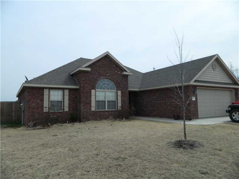4 Bedroom 2 Bath rental in Bentonville. Property features granite counters, lots of cabinet and counter space, breakfast bar, tile shower, stainless steel oven and dishwasher, blinds fireplace, large master, privacy fenced yard, and a covered patio. No fridge, washer, or dryer.