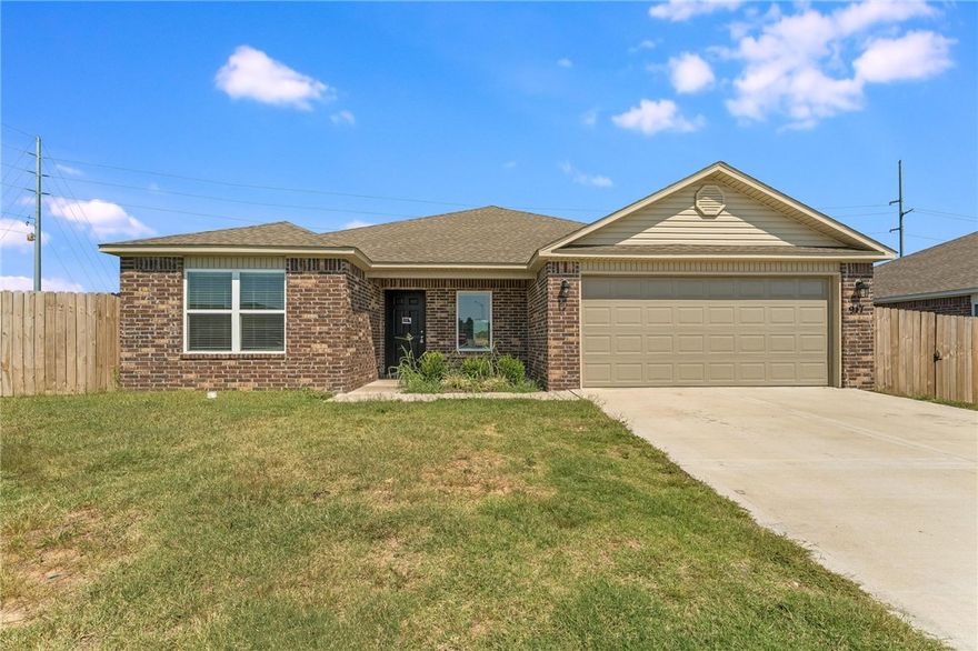 This Beautiful Siloam Springs home is a MUST SEE!! 4 bedrooms and 2 full baths with 1640 square feet of living space! Some of the features include neutral color paint throughout, Wall to wall luxury wood vinyl flooring, stainless steel appliances, hard surface countertops and lots of storage. The primary bedroom features an en suite bathroom with a walk-in closet. This home is ready for a new family to call home. Schedule a showing soon!