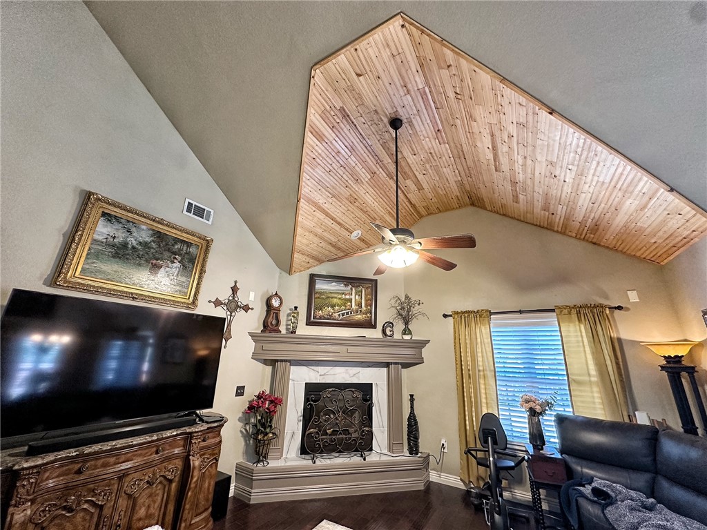 Bellafont Gardens Hpr - Residential