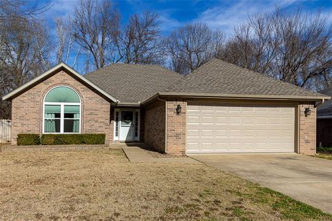 Photo of 2708 Drexelwood Drive, Springdale, AR 72762 (MLS # 1332955)