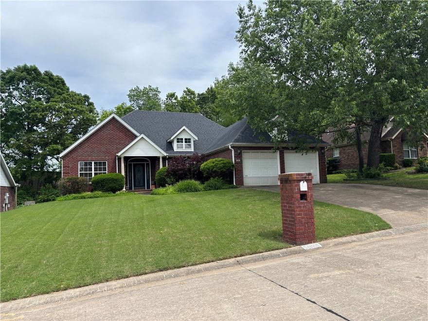 Located in the Arkansas 55+ Community. Close to Springdale Country Club. Located between Fayetteville and Springdale.