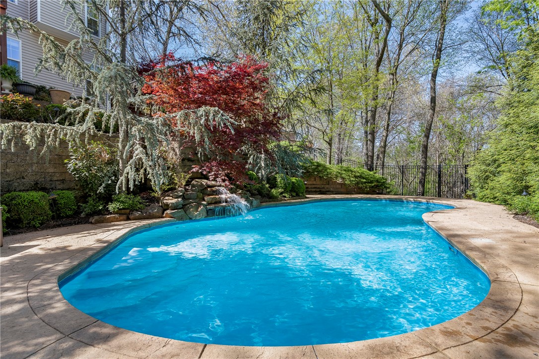 Heathrow Sub Bentonville - Residential