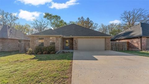 1311 Valley Drive Gentry AR 72734