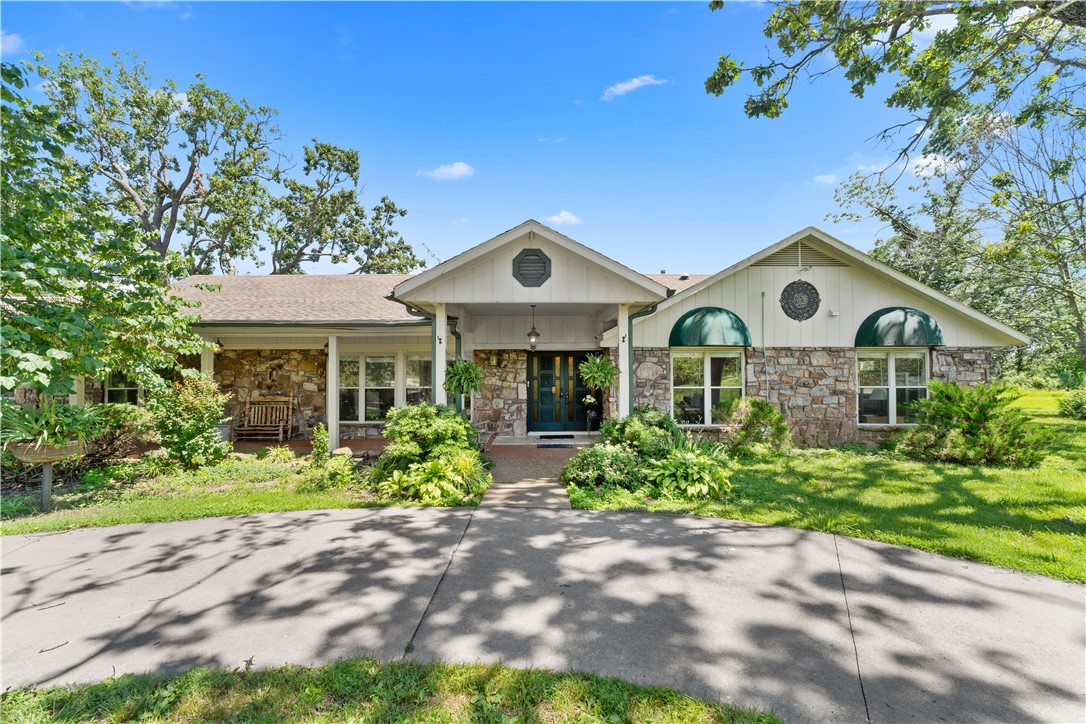 13-19-30 Rogers - Commercial Sale