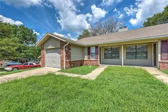 Donāt miss your chance to live in the heart of East Fayetteville, just minutes from Gulley Park, top-rated schools, bike trails, and the shops and restaurants along College and Old Wire/Old Missouri. This beautifully remodeled duplex offers thoughtful updates throughout, including brand-new flooring, fresh paint, and refinished cabinets. You'll also love the granite countertops, stylish new fixtures, and updated appliancesāincluding the refrigerator, washer, and dryer.