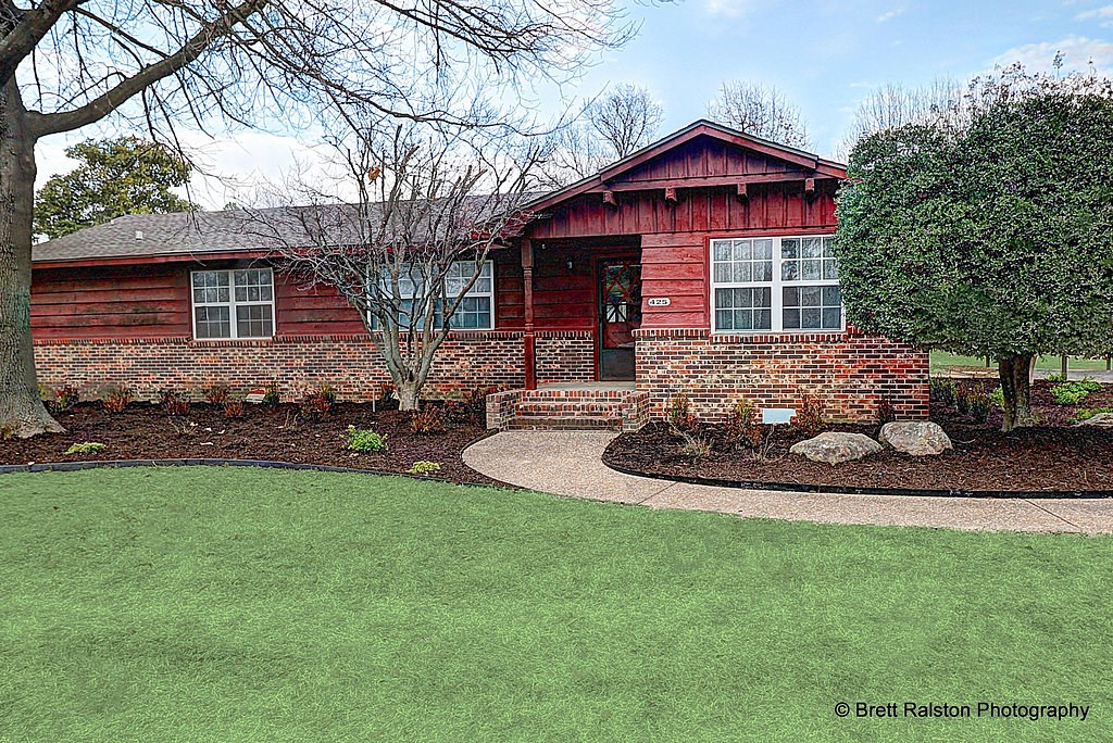 This lovely 3 bedroom, 2 bathroom home with new wood floors is conveniently located to restaurants, I-49, shopping center and new Mercy Hospital (in progress). Enjoy the summer beside the pool. Water, trash, lawn and pool maintenance included in rent.