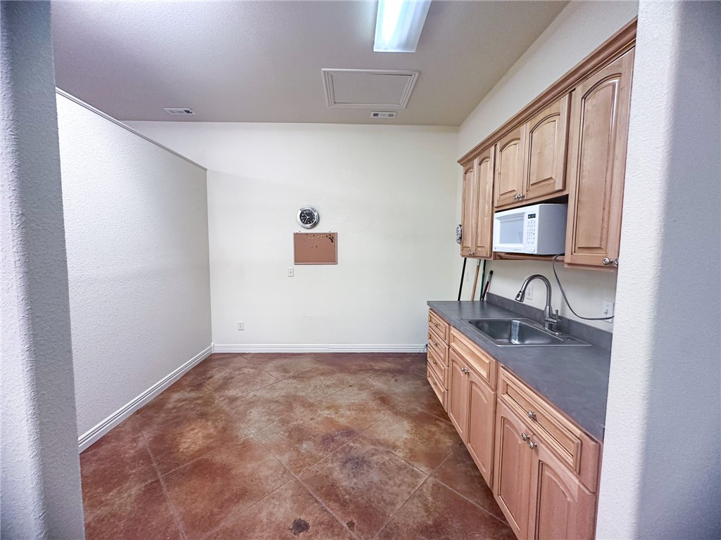 Avignon Sub Bentonville - Commercial Lease