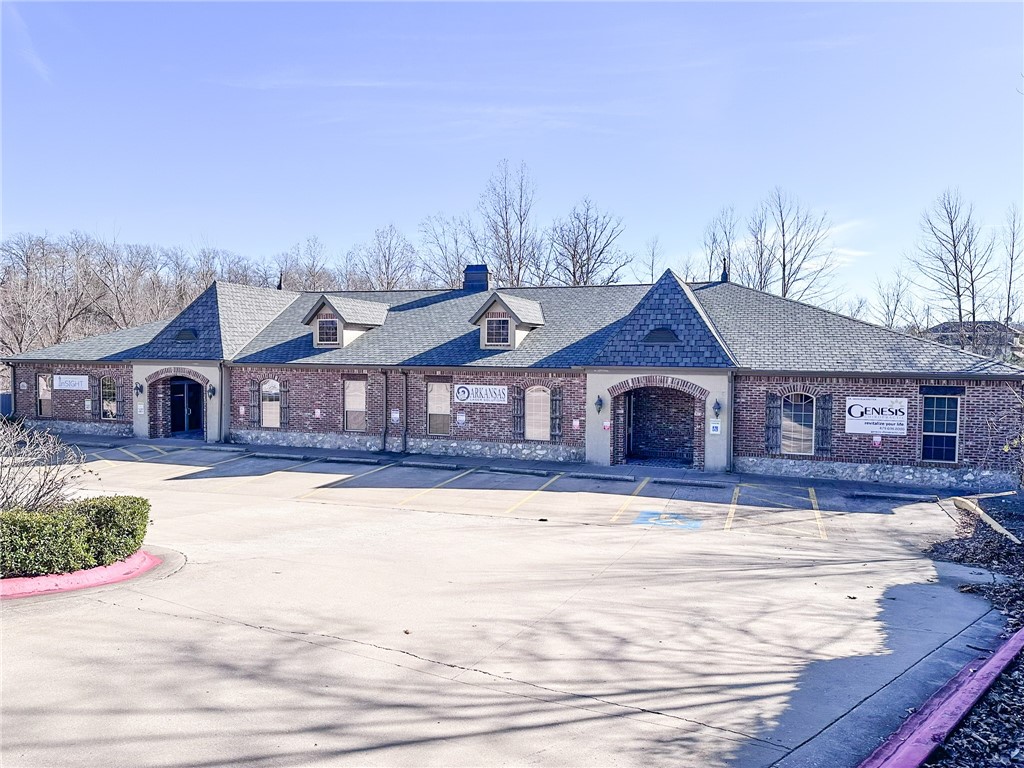 Avignon Sub Bentonville - Commercial Lease