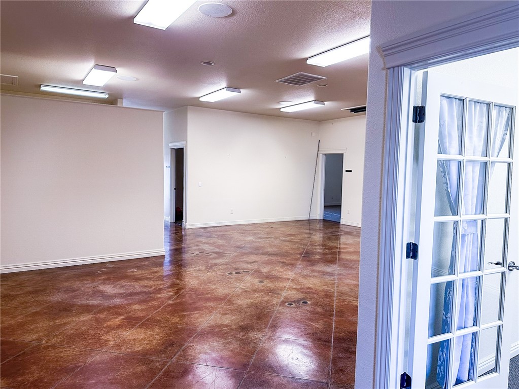 Avignon Sub Bentonville - Commercial Lease