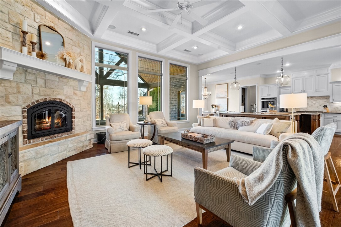 Ridgewood Sub Cave Spgs - Residential