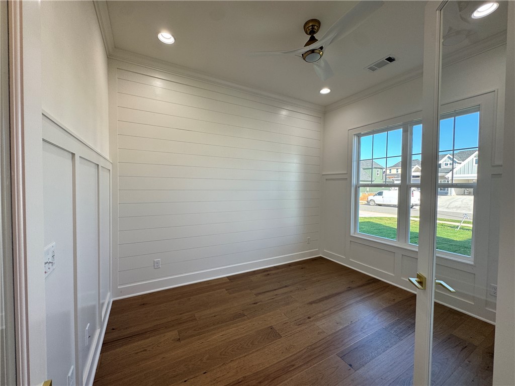 Crescent View - Residential