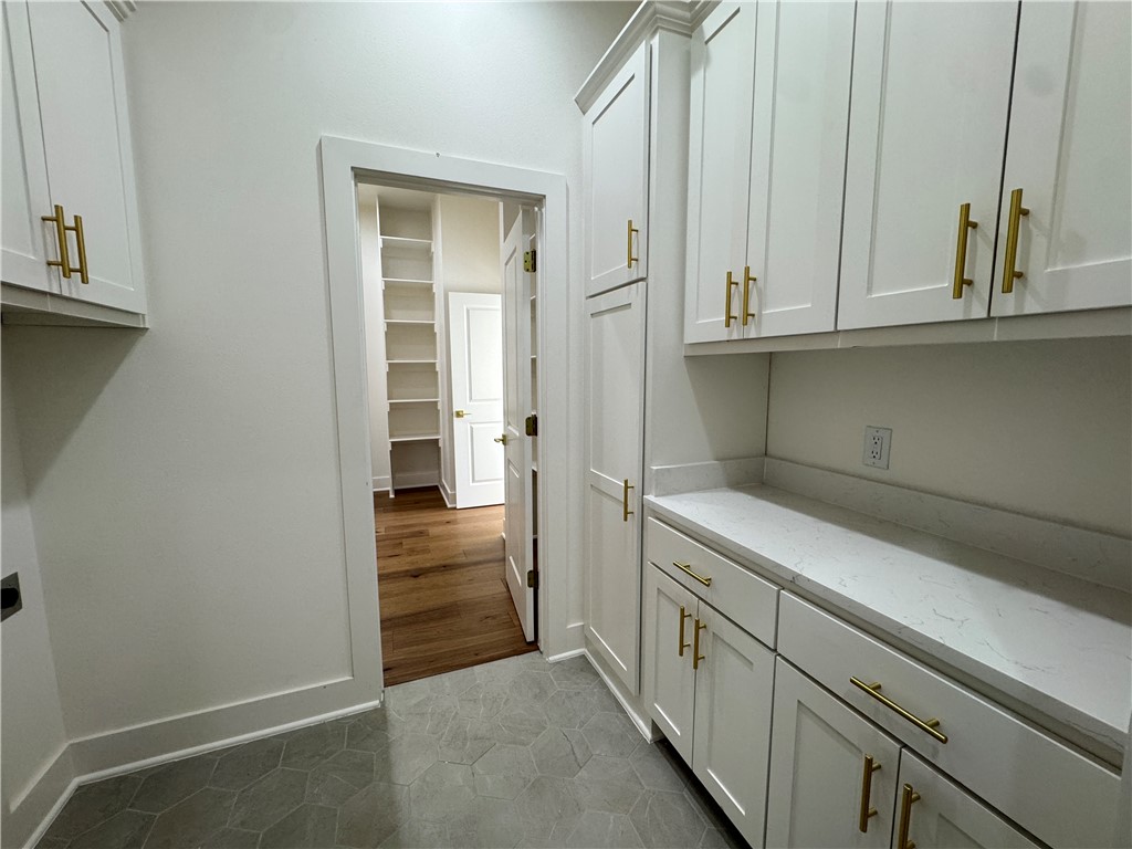 Crescent View - Residential