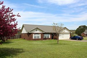 Spacious home in a beautiful country neighborhood that is practically walking distance to Lake Ludwig! You'll love the setting this quiet cul de sac offers and the extra large yard offers plenty of room to play, garden, and just enjoy the beautiful weather! Inside you'll find a large open living room with a tall cathedral ceiling. The split floor plan offers privacy to the spacious master suite with a full bath and his/hers closets. There is so much to love about life in this beautiful home!