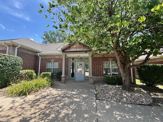Large office space available on Sunbridge Dr. Multiple offices inside with large area in back. 2 bathrooms and breakroom area