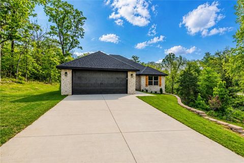 Photo of 95 Shetland Drive, Bella Vista, AR 72715 (MLS # 1344668)