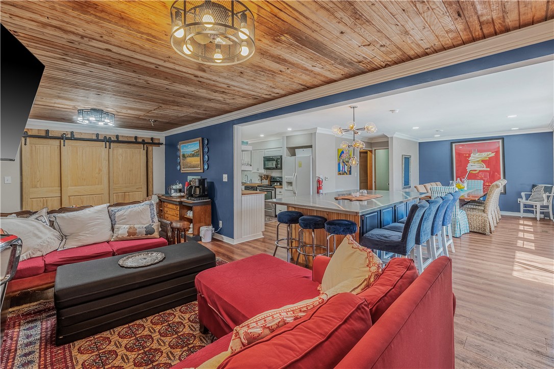 EMERALD COVE - Residential