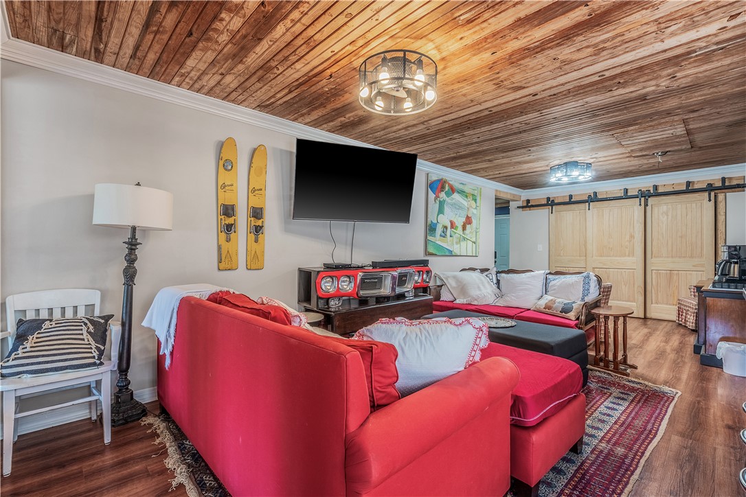 EMERALD COVE - Residential