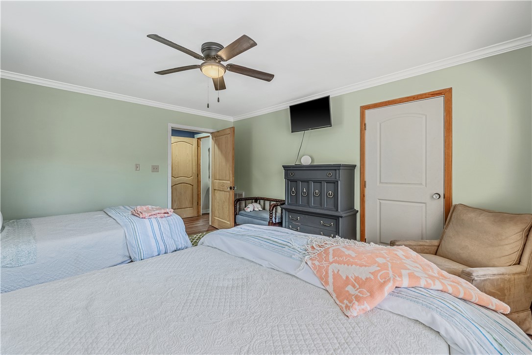 EMERALD COVE - Residential