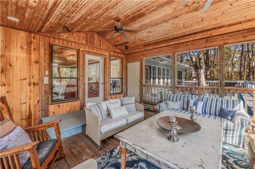 EMERALD COVE - Residential