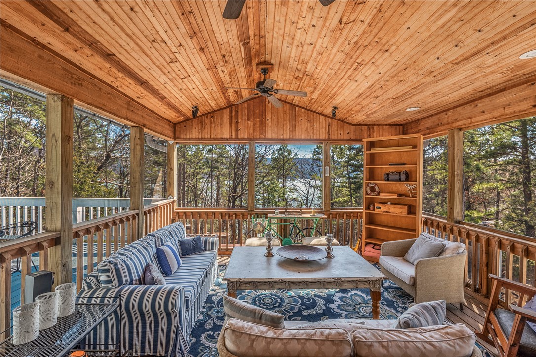 EMERALD COVE - Residential